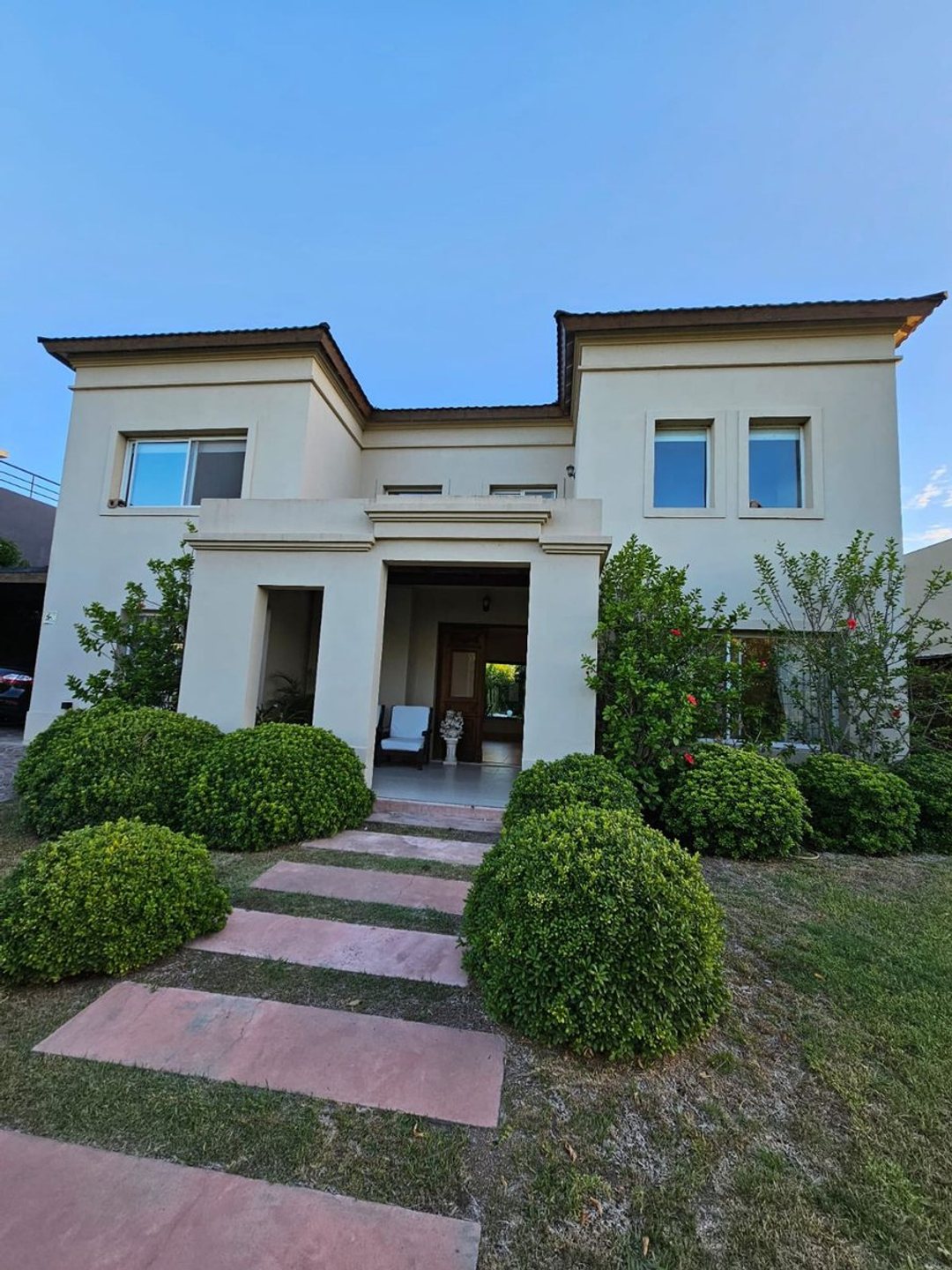 Venta de casa en san isidro labrador lote interno
