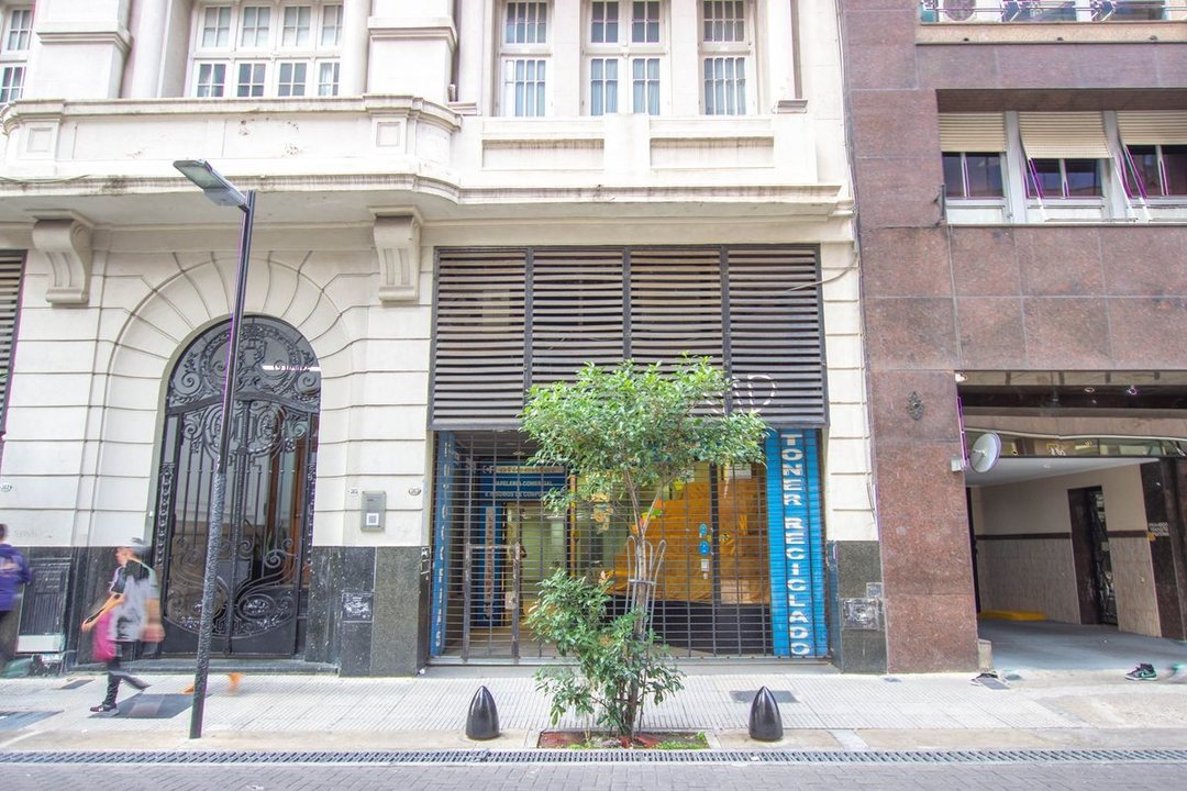 Local Comercial ¡Super Amplio! En "MICROCENTRO"
