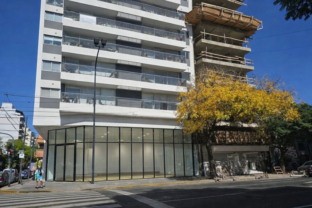VENTA LOCAL A ESTRENAR CON OFICINA SAN CRISTOBAL