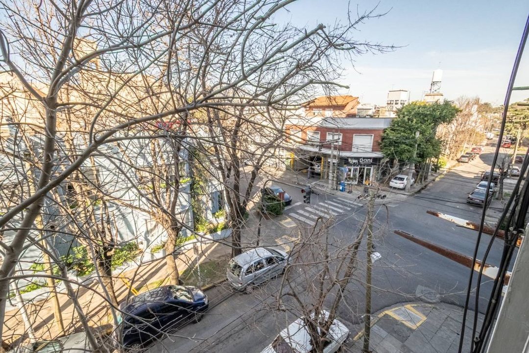 DEPTO 4 AMBIENTES EN VENTA EN CASEROS OPORTUNIDAD