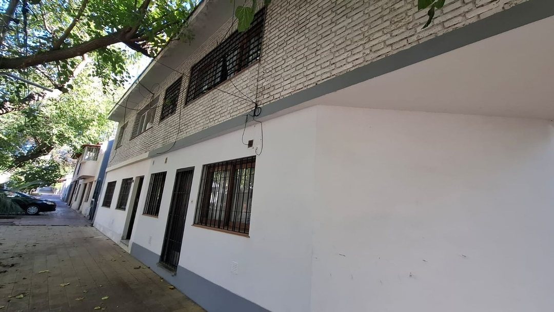 Departamento dos dormitorios planta baja con patio