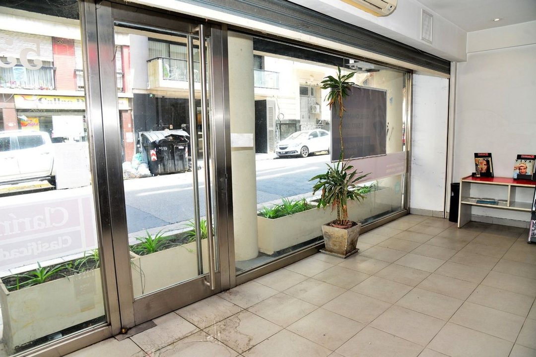 ALQUILER COMERCIAL 240 METROS TOTALES