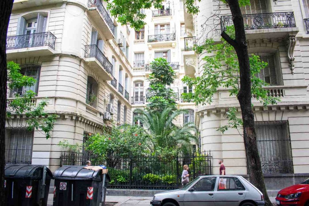 CONGRESO: VENTA DEPTO 5 AMBIENTES+DEP EDIF EMBLEMA