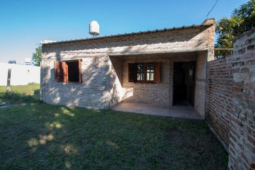 SE VENDE CASA EN BARRIO NAZARETH RECONQUISTA