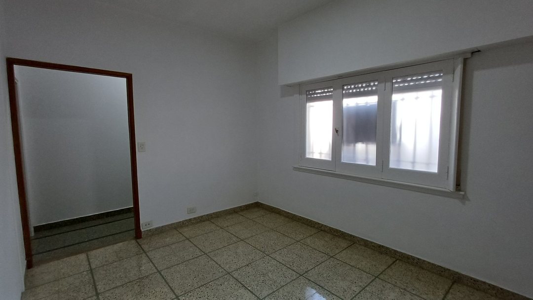 ALQUILER OFICINA COMERCIAL - PILAR CENTRO