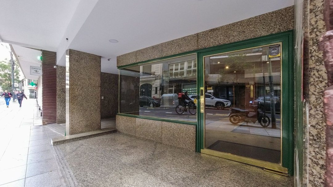 VENTA DEPARTAMENTO 2 AMBIENTES RECOLETA 2 BALCONES