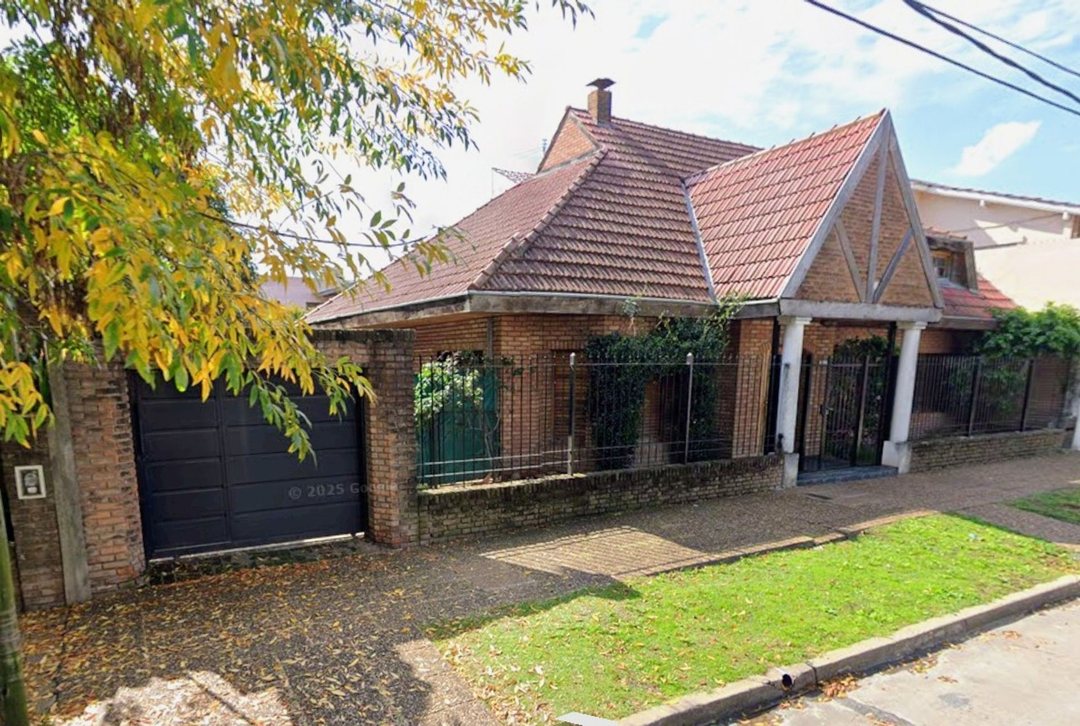 CASA 5 AMB TERRENO 724 M2 PILETA MUÑIZ