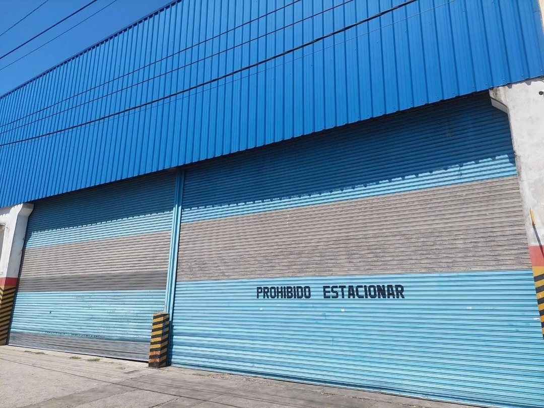 VENTA NAVE INDUSTRIAL CON DEPOSITO Y VIVIENDA
