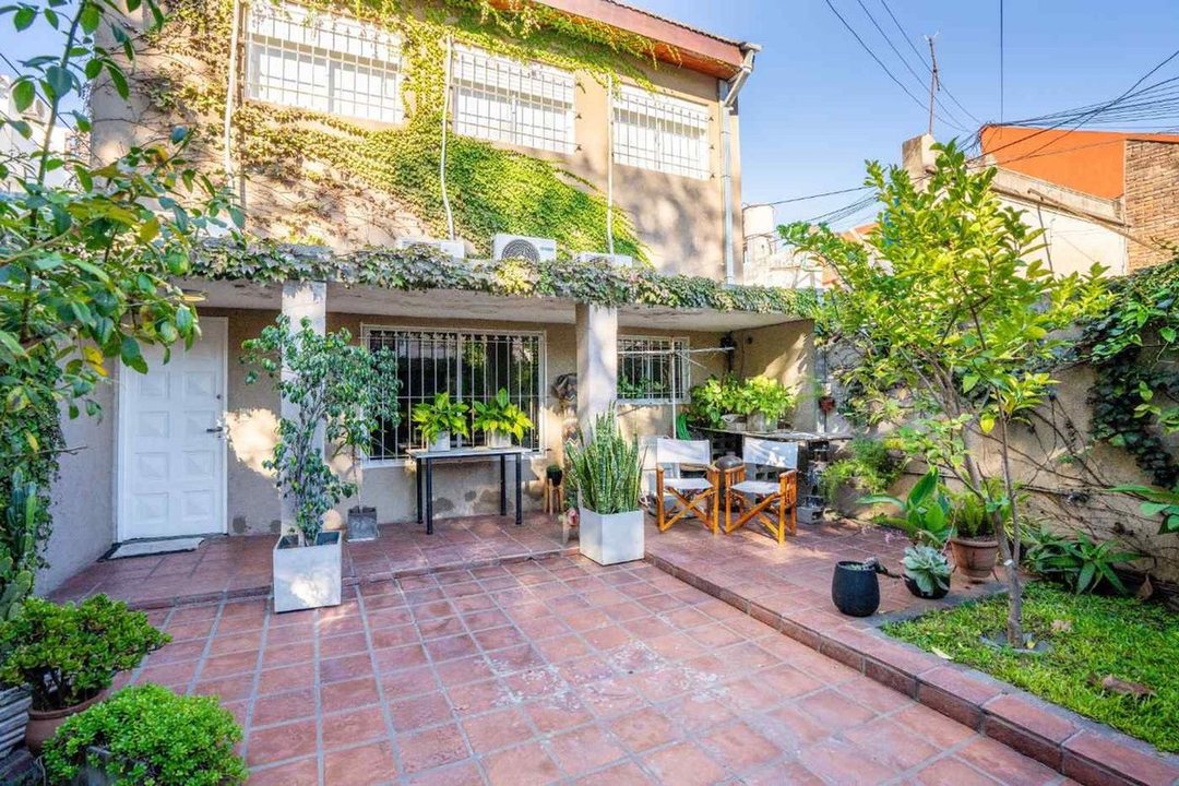 CASA  135m² CON JARDÍN Y ATELIER EN VILLA RAFFO