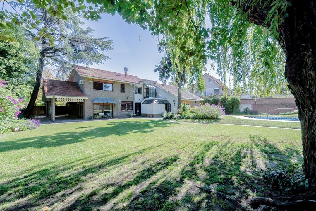 Venta Casa Ciudad Jardín | 1320m2 Lote | 4 Suites