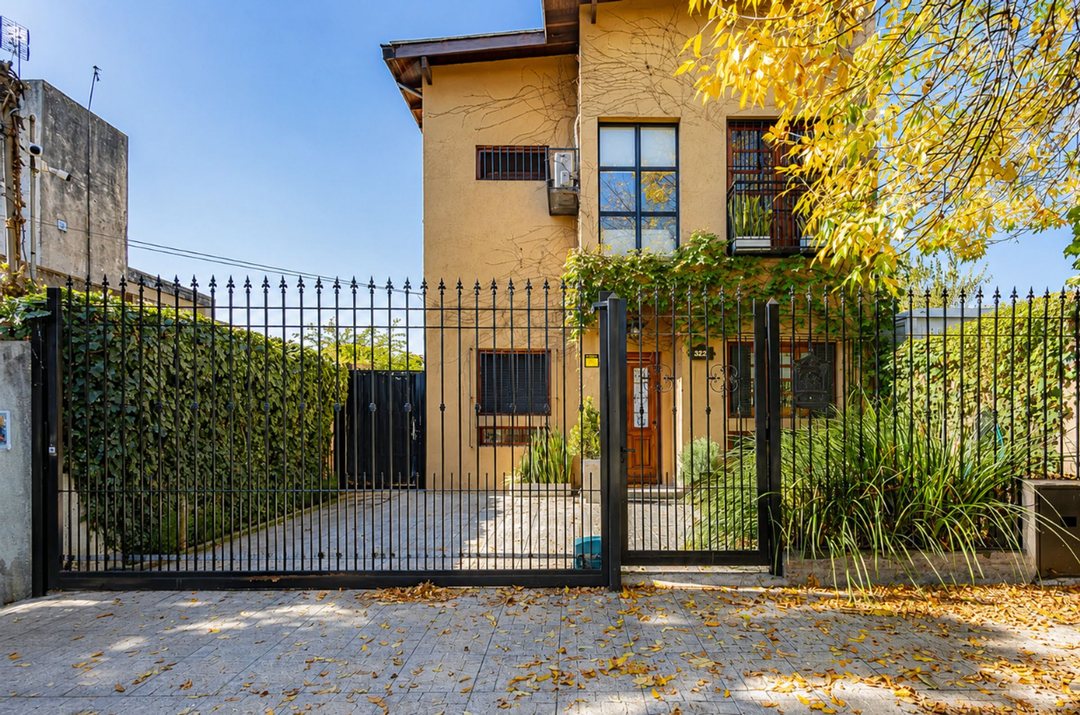 VENTA CASA 5 AMBIENTES EN PADUA APTA CREDITO