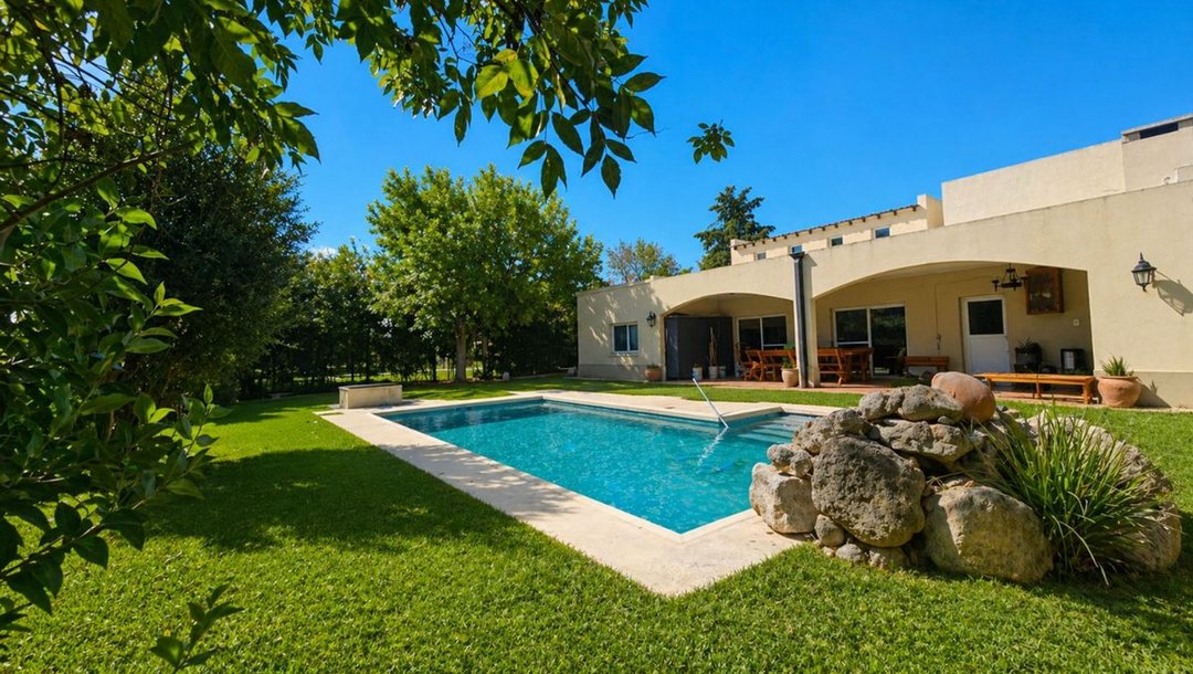 VENTA CASA 4 AMB PILETA BARRIO EL RESUELLO MORENO