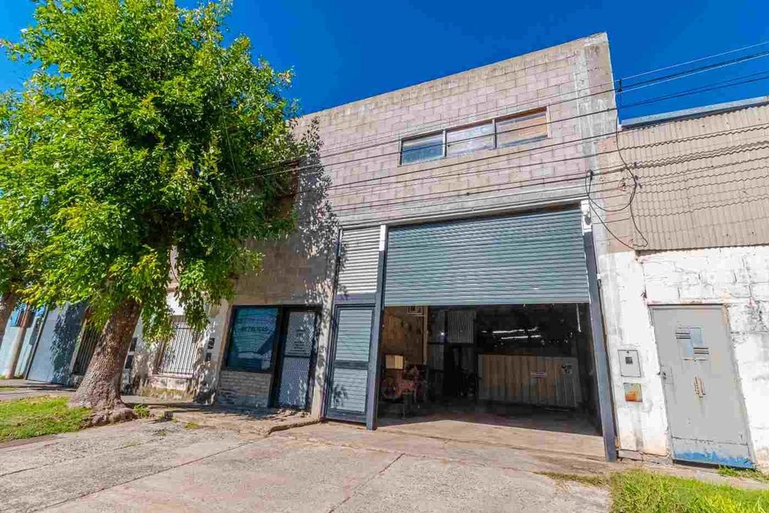 VENTA GALPON Y DEPARTAMENTO-CAPITAN BERMUDEZ