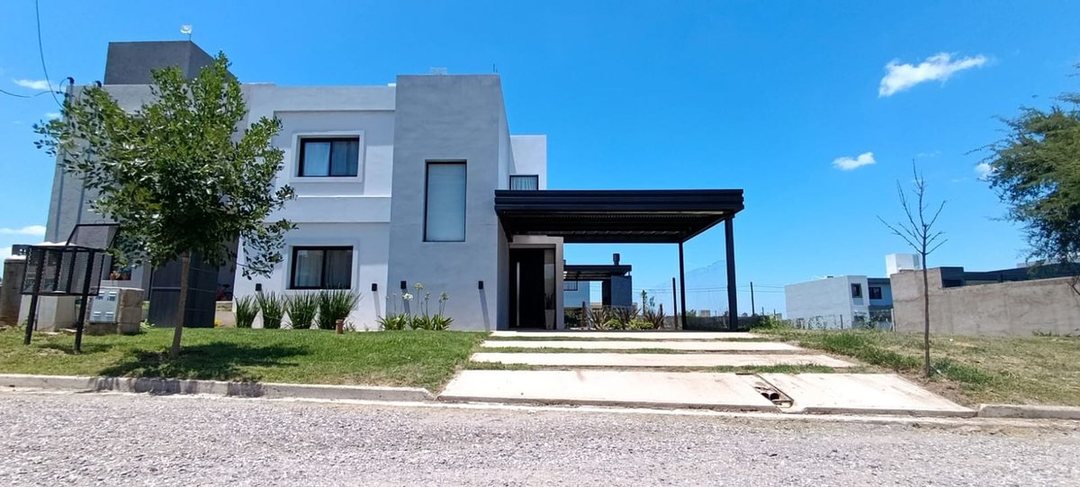 VENTA AMPLIA CASA BARRIO TEJAS IV - CATEGORIA