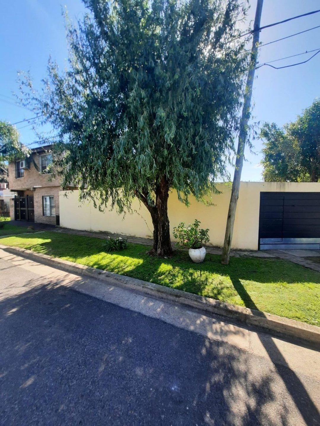 Venta Casa 4 Amb Quincho Parrilla Jardín Jacuzzi