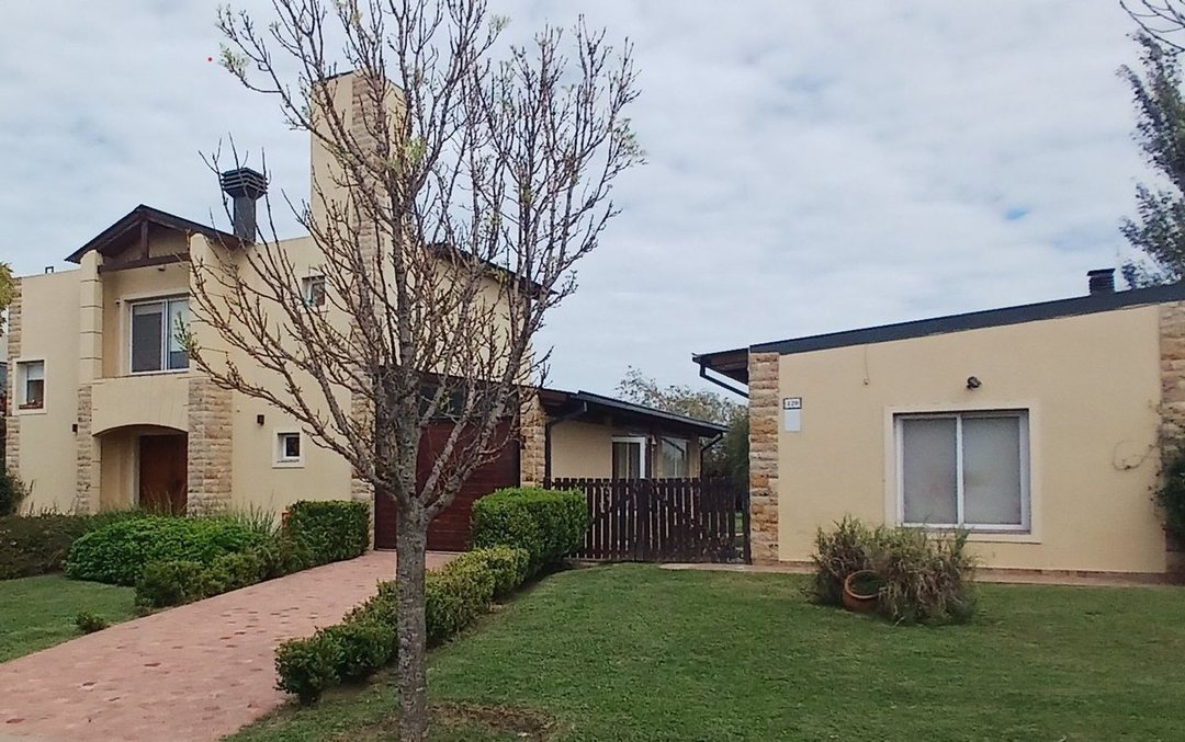 Venta Casa 4 dormitorios Country en Rio Cuarto Cba