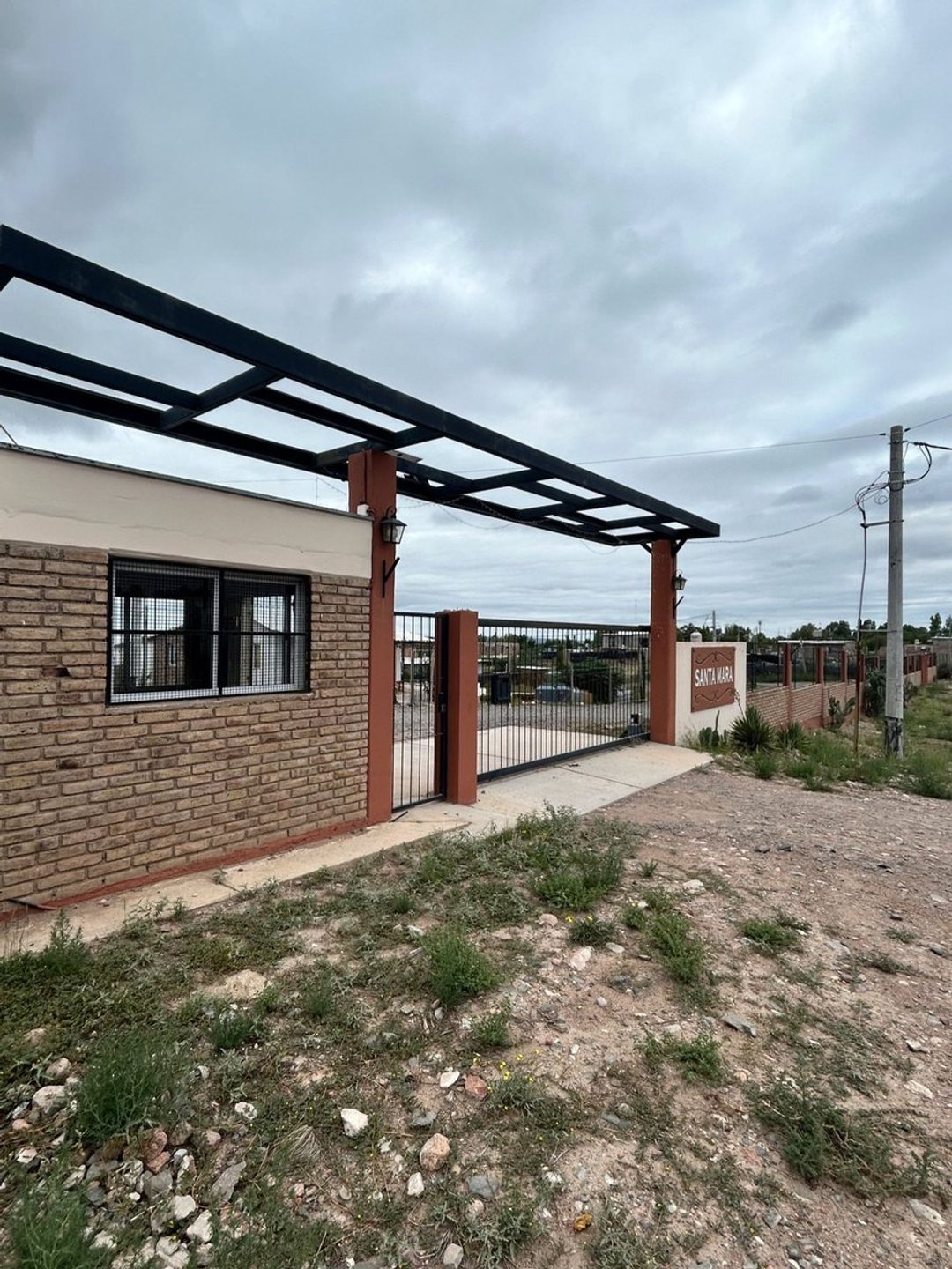 Terreno 410m2 con salon y pileta - Lujan de Cuyo