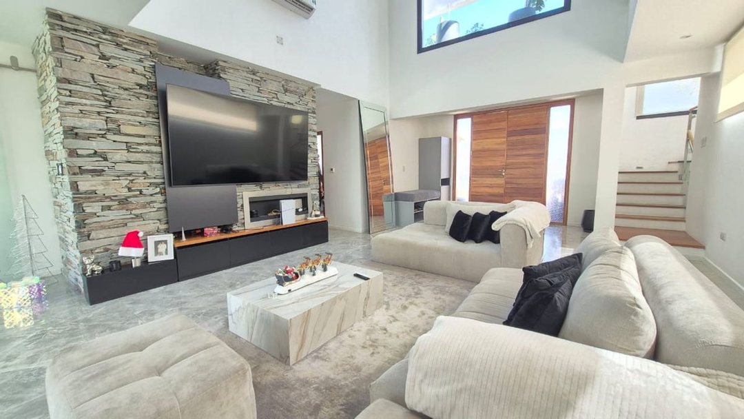 VENTA CASA 5 AMB  BARRIO TERRALAGOS - CANNING