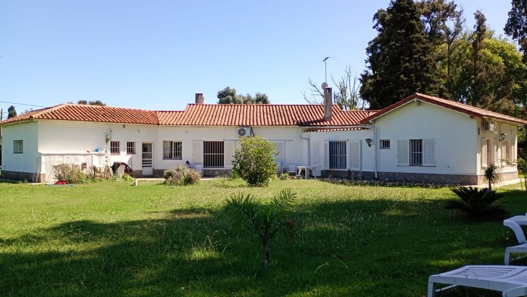 Venta quinta 4.900 m² con parque, pileta y quincho