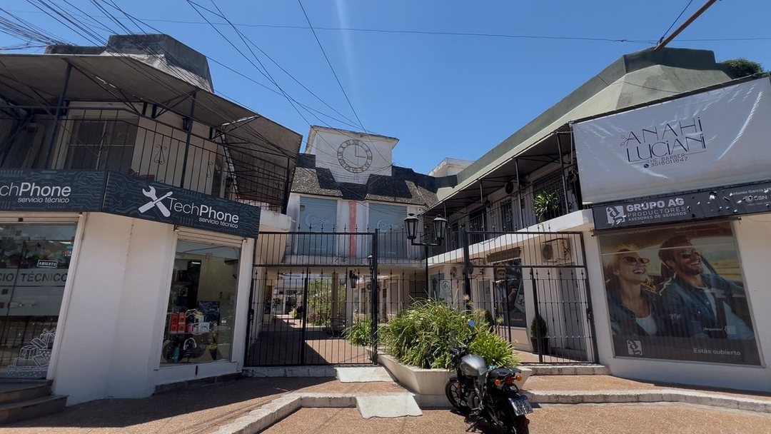 VENTA LOCAL COMERCIAL GALERIA LUCERNA  OPORTUNIDAD