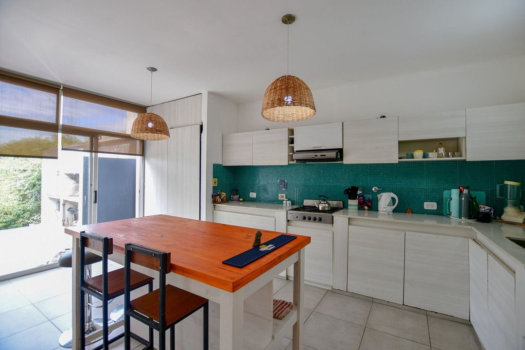 CASA EN VENTA GONNET 3 DORMITORIOS
