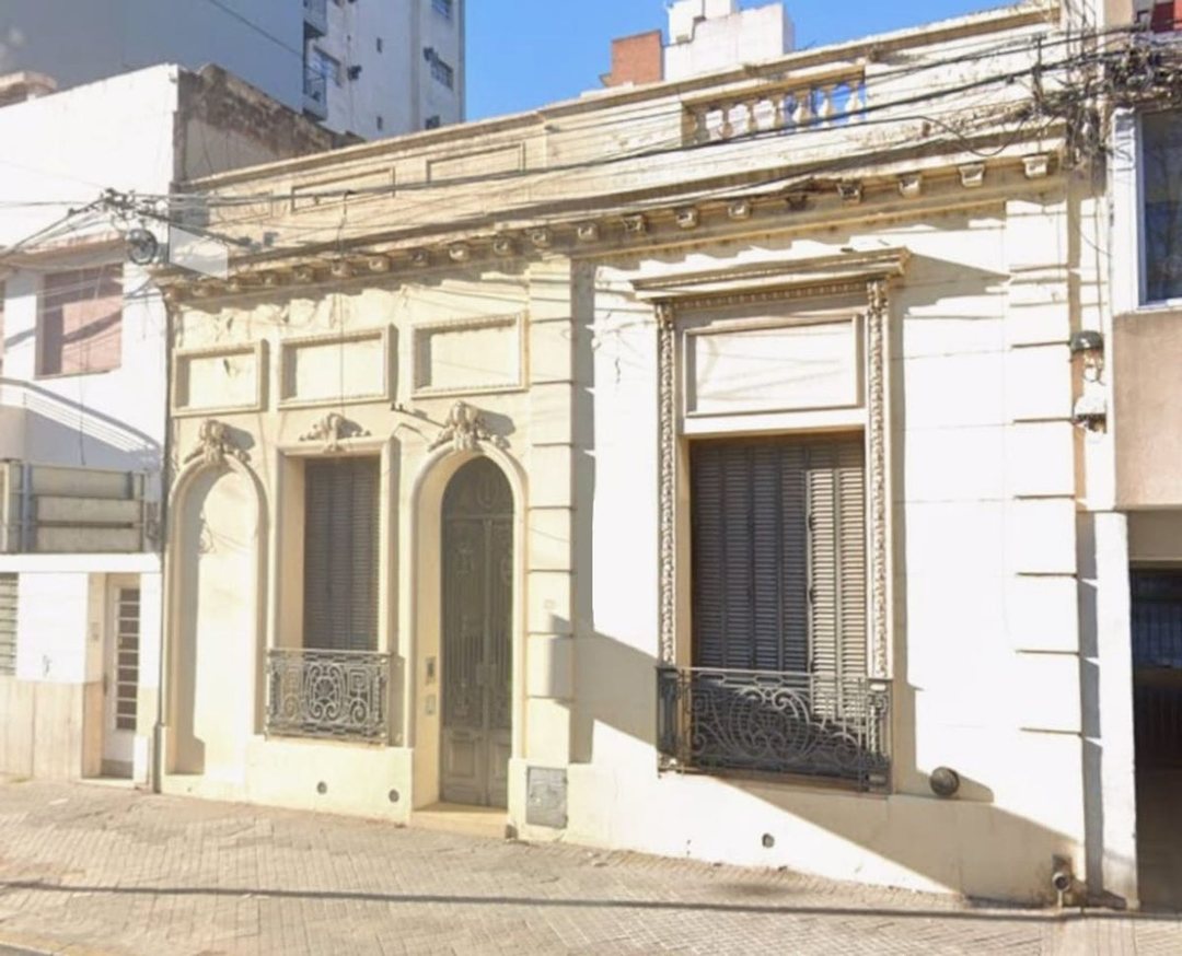 VENTA CASA LOTE. CERCA FACULT. IDEAL CONSTRUCTORA