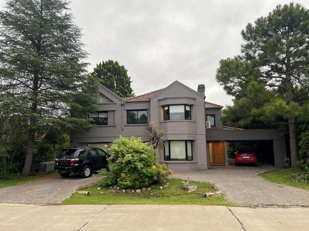 CASA EN VENTA ECHEVERRIA DEL LAGO CANNING