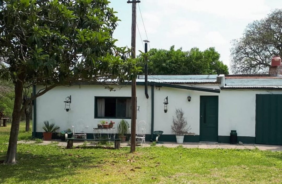 Venta de mas de Media Ha. en Laguna Paiva con casa