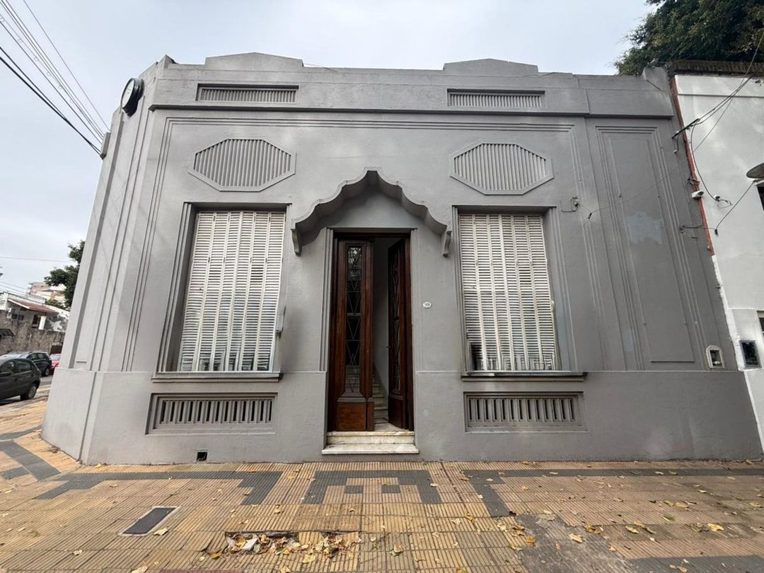 CASA EN VENTA EN TIGRE CENTRO