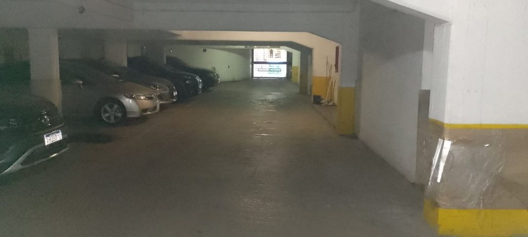 VENTA COCHERA CÉNTRICA