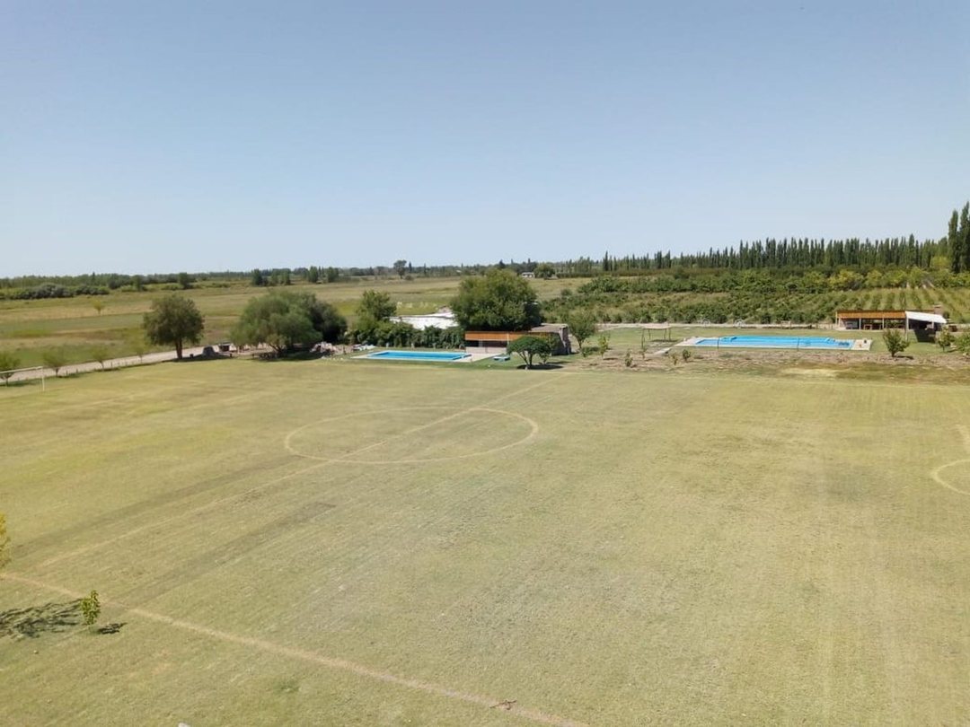 Venta complejo piletas, quinchos, casa Gral Alvear