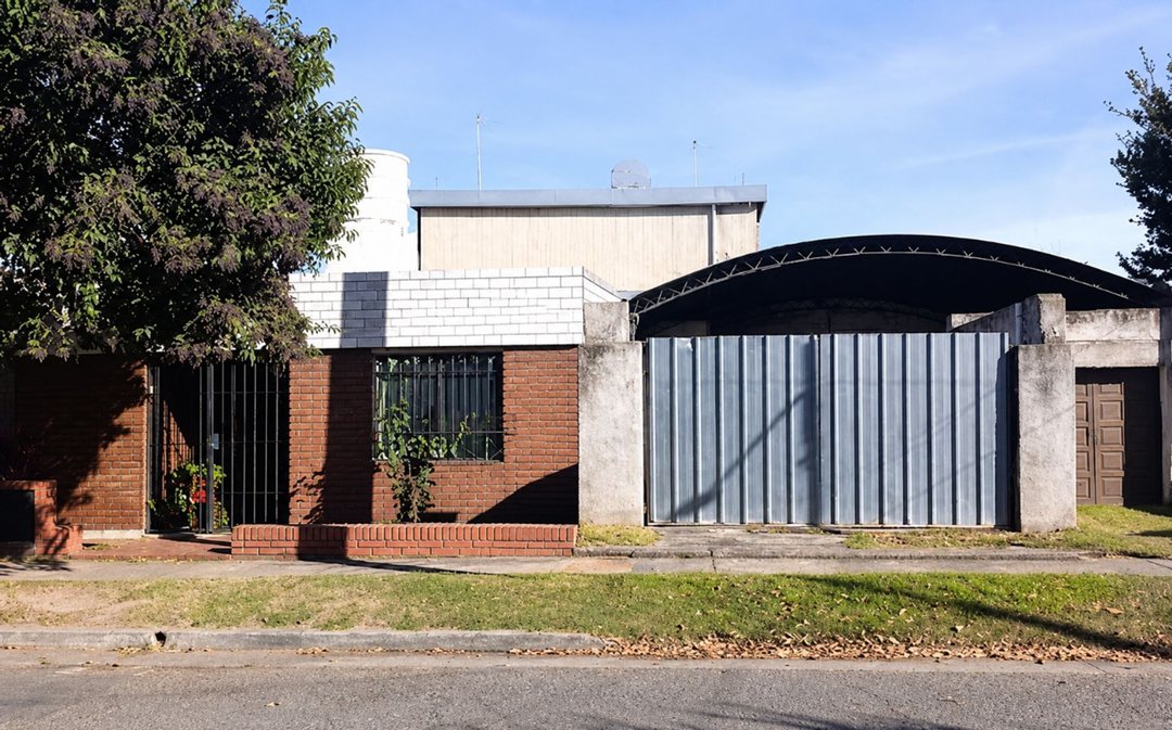 VENTA CASA CON GALPÓN B° MÁRQUEZ. CORDOBA