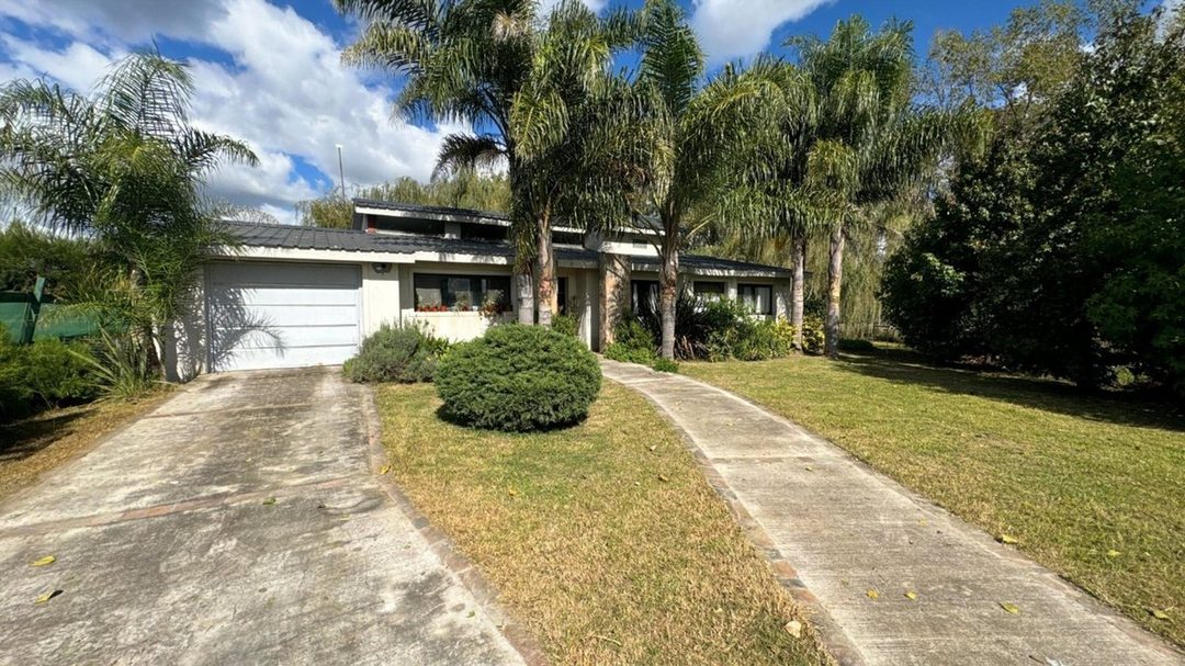 CASA EN VENTA EN LA ALAMEDA 5 AMBIENTES PERMUTA