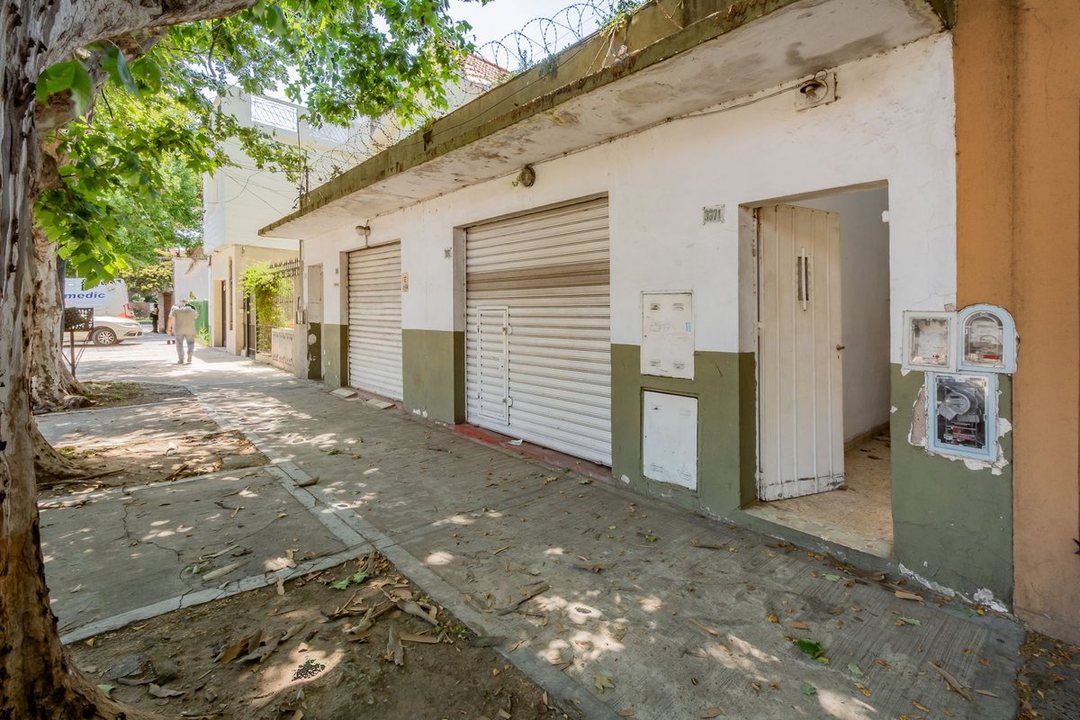 Venta 4 PH a refaccionar-Local-Cochera-lote propio