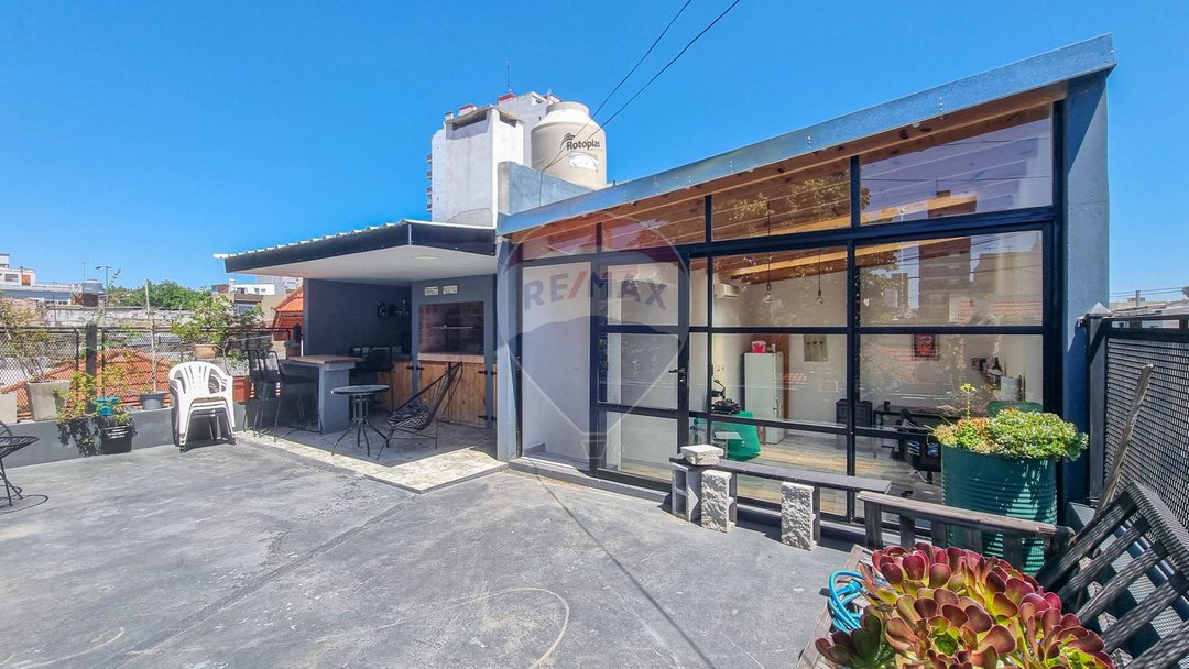VENTA PH 4 AMBIENTES CON TERRAZA/QUINCHO LANUS