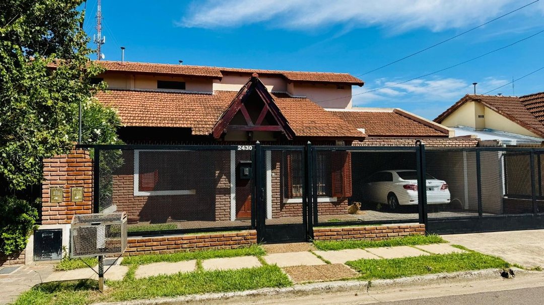 CASA EN VENTA EN PERGAMINO