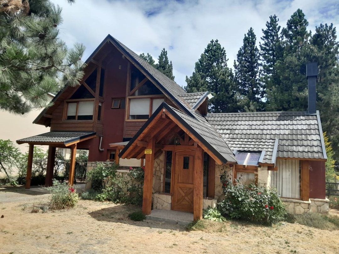 Venta Casa Aldea del Este con vista al Lago N.H.