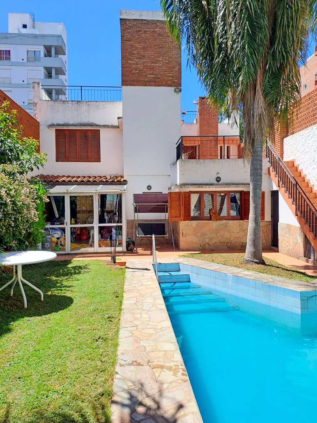 CASA EN VENTA 4 DORMITORIOS ECHESORTU