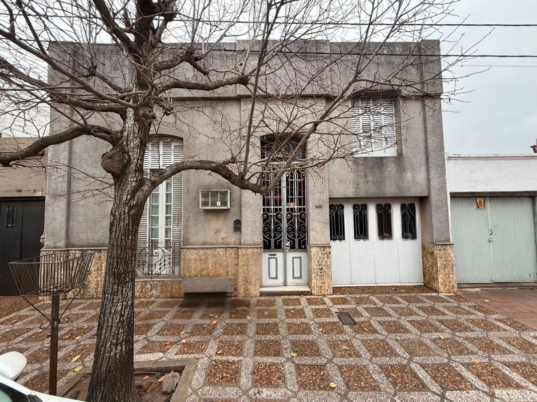 VENTA CASA 4 HABITACIONES, BARRIO CATEDRAL