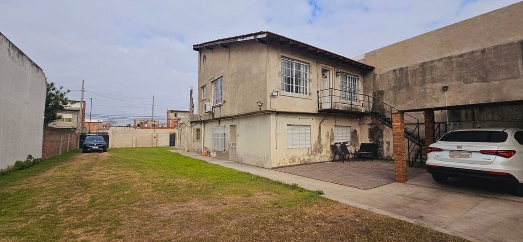 VENTA CASA 6 AMBIENTES CASEROS IDEAL MULTIFAMILIAR