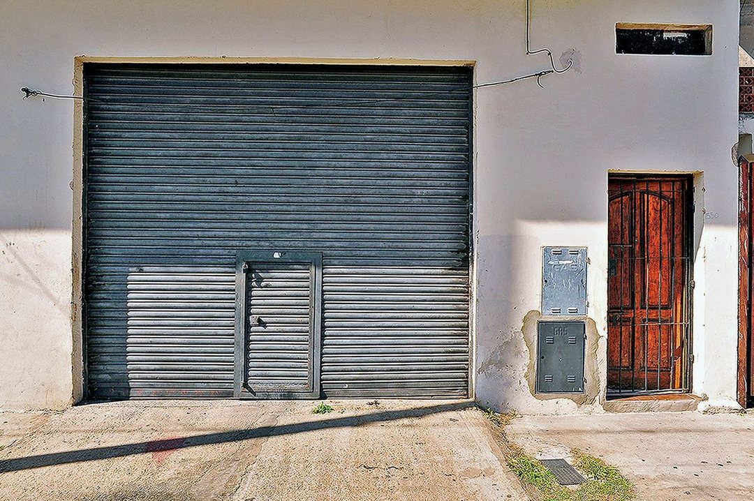 VENTA GALPON  CON BAÑO Y FONDO EN VILLA DOMINICO