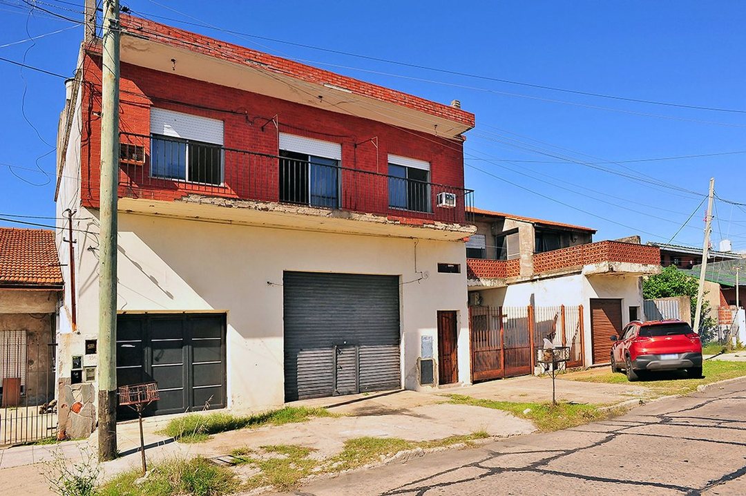 VENTA PH EN PLANTA ALTA VILLA DOMINICO AVELLANEDA