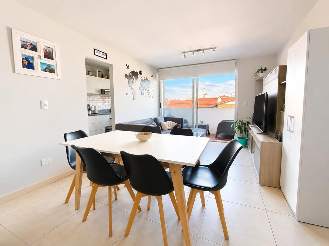 VENTA DE DEPARTAMENTO CON COCHERA HAEDO
