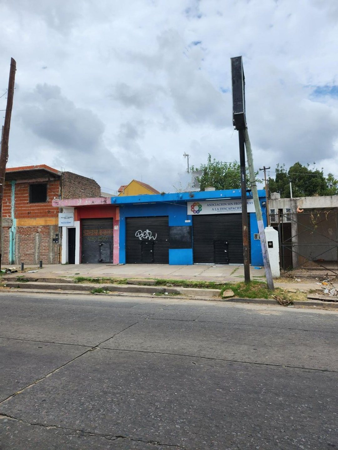 VENTA 3 LOCALES y TERRENO QUILMES VILLA LA FLORIDA