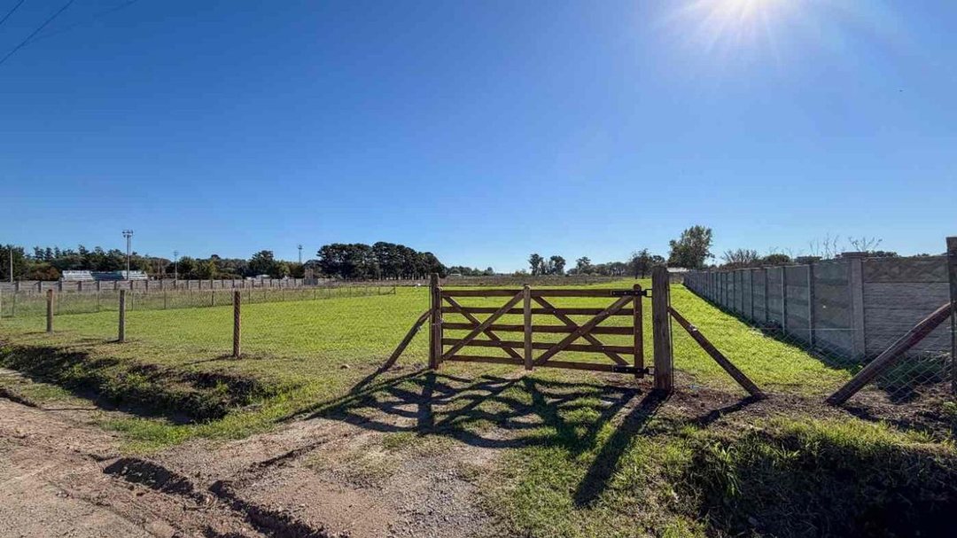 LOTE AMPLIO SOBRE AV PEDERSEN LA RURAL