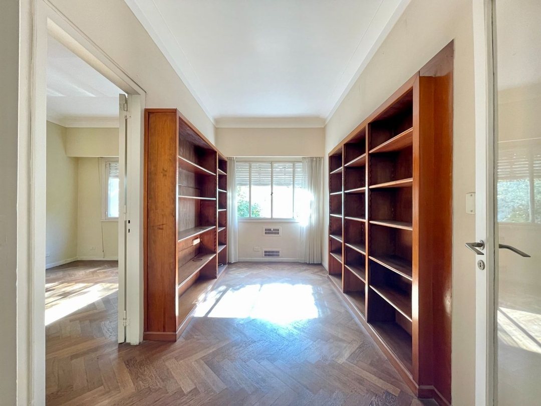 VENTA departamento 4 dormitorios La Plata