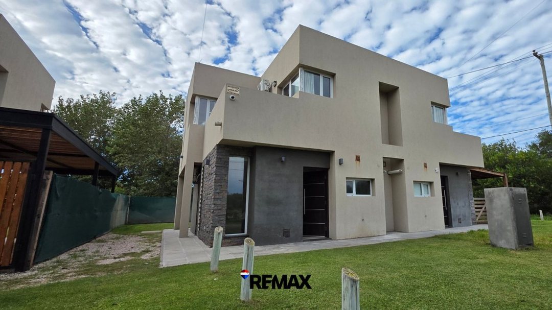 Dúplex 2 dorm. a 50 m del mar Las Dunas Monte Hso