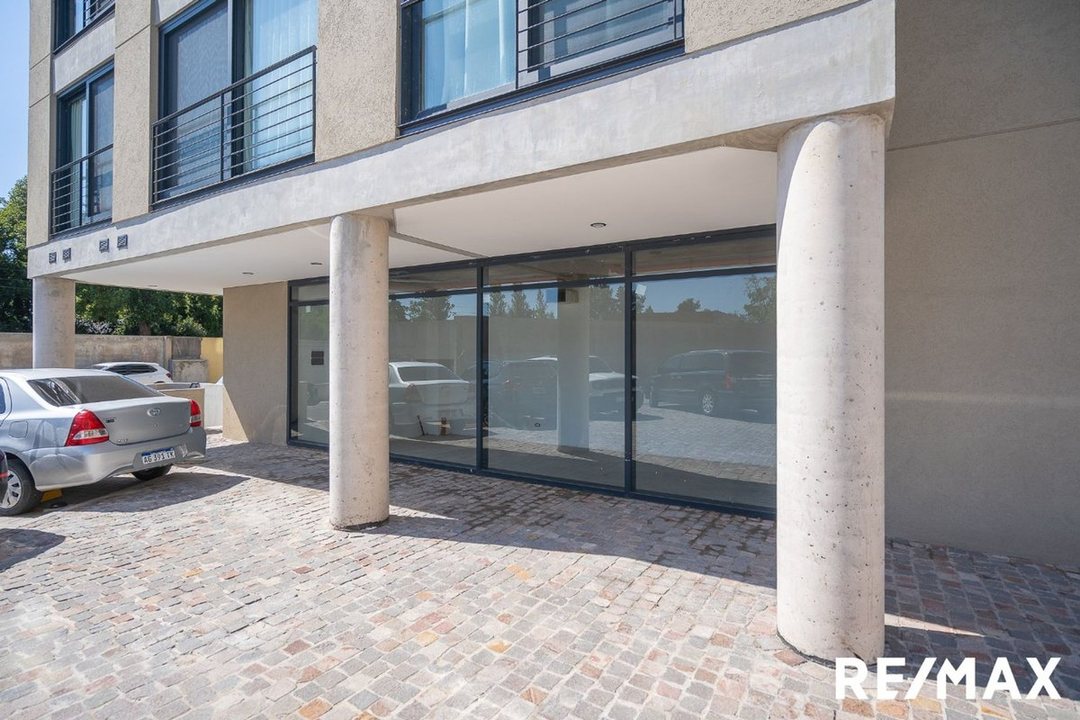 Venta Local comercial Pilar km46 Agora1 PB Terraza