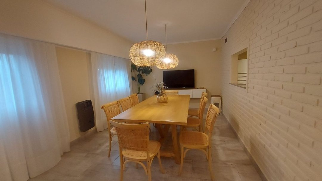 CASA EN VENTA EN ARRECIFES