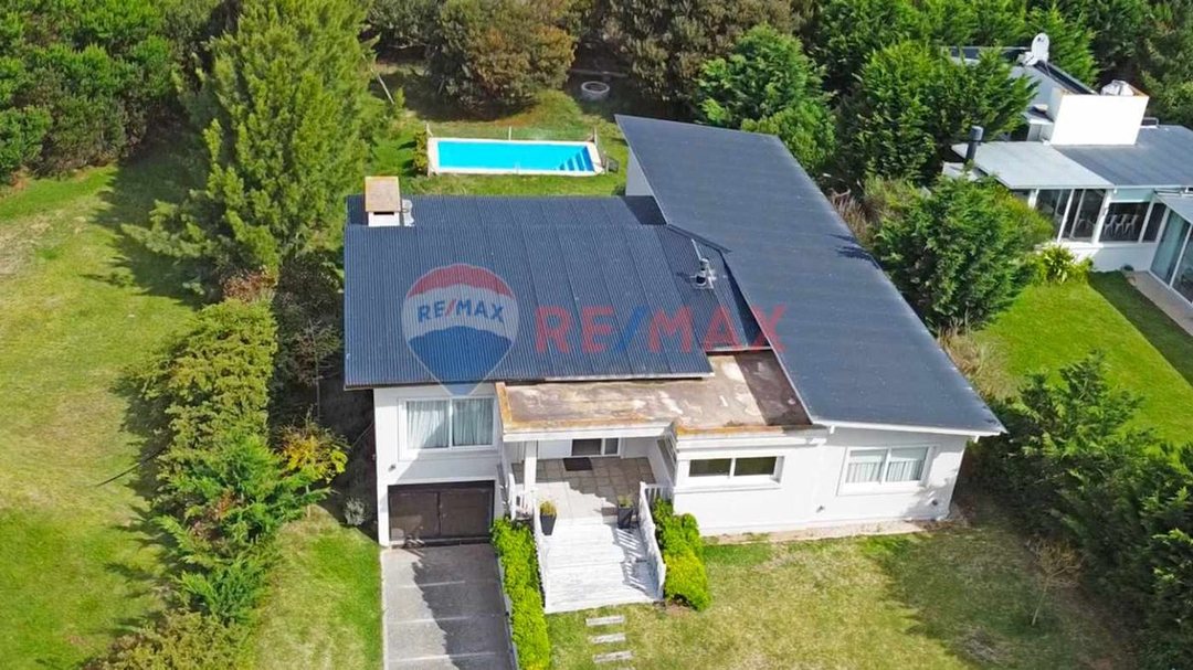 Casa en venta 5 amb pileta Res. l  Costa Esmeralda